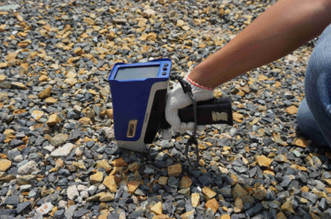 奧林(lín)巴斯手持式礦石成分分析儀 Vanta VMR