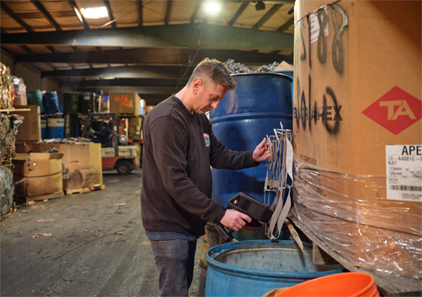 手持式合金(jīn)分析儀 手持式合金(jīn)分析儀